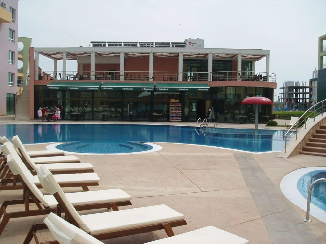Pollo Resort