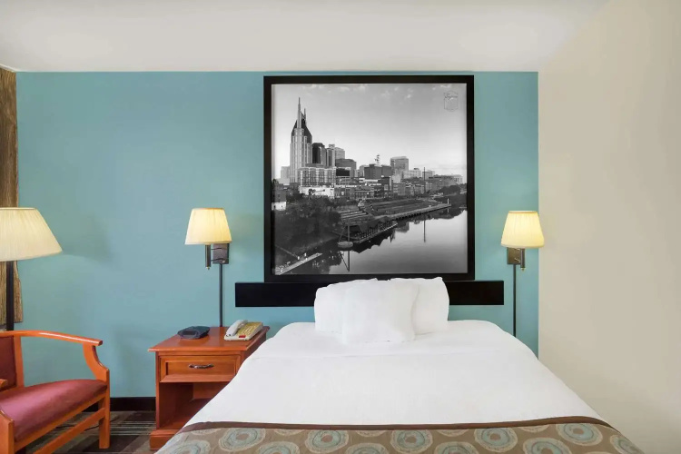 Super 8 By Wyndham Nashville Downtown