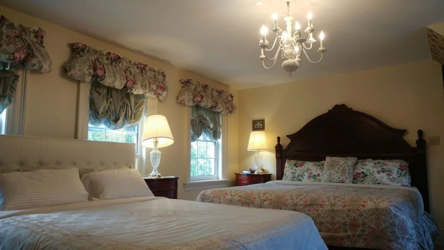 2 Bedrooms Standard Family room