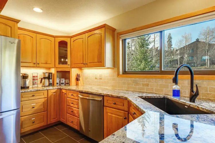 Private Deck & Hot Tub: Silverthorne Home!