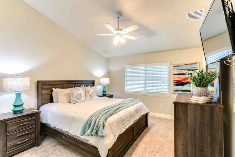 3 Bedrooms Standard Family room
