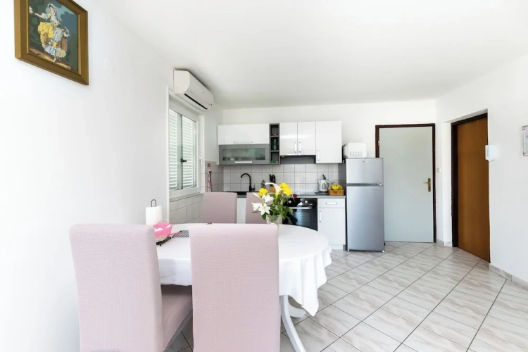 Apartment with balcony
