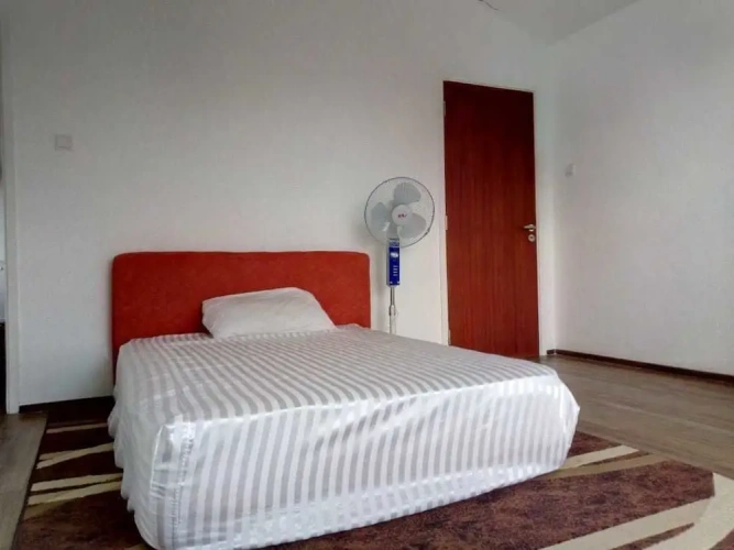 5 Bedrooms Villa