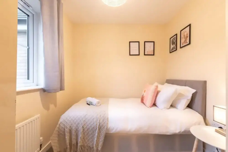 Host Stay Moresby Way