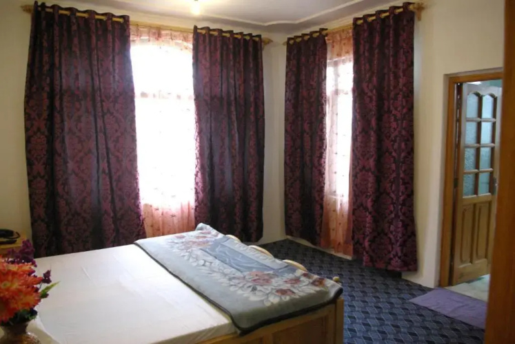 Hotel Harwan Resorts