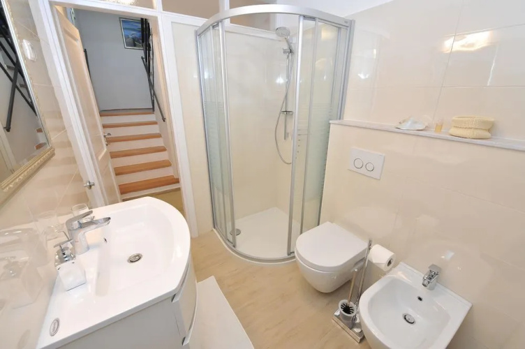Feel Center Apartments.