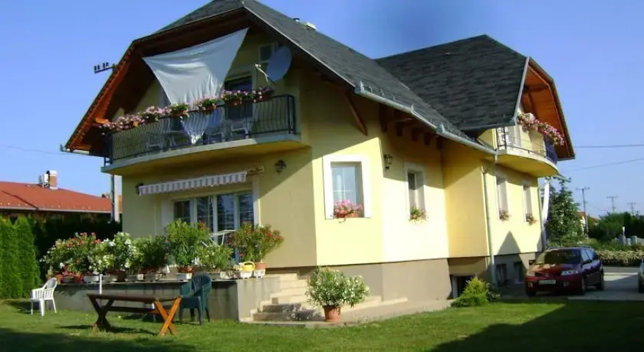 Laura Apartman