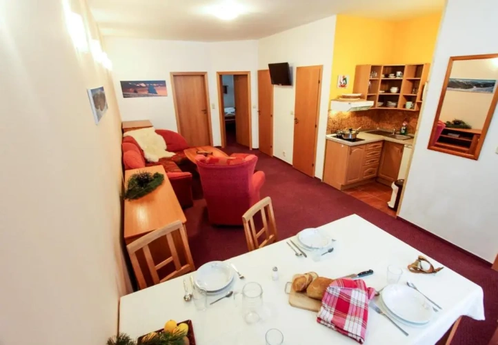 2 Bedrooms Apartment