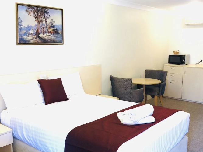 Overlander Motor Lodge