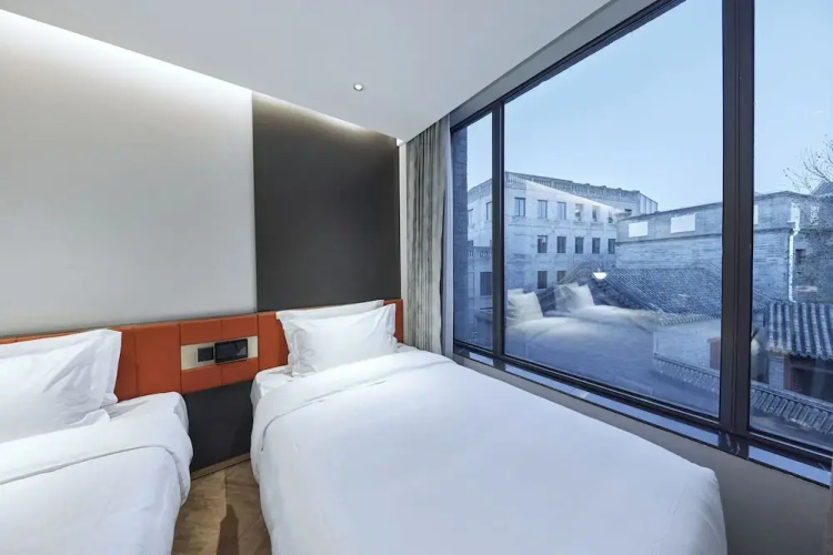 M Hotel