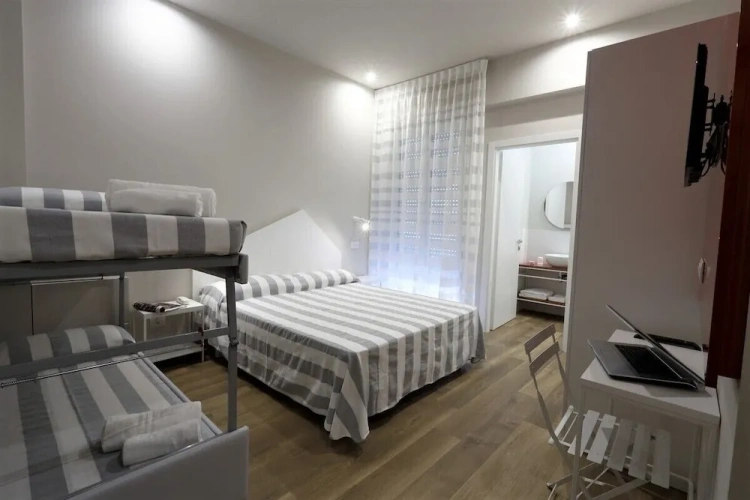 Superior Quadruple room with balcony
