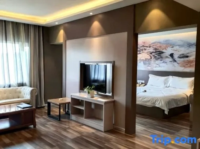 Superior Triple Suite