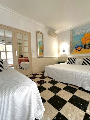 Standard Triple room