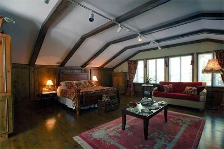 Brock Hollow B & B