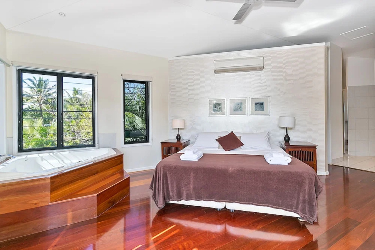 Beachcomber Holiday House