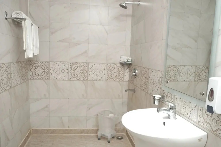 Capital O 87040 Hotel Kesar