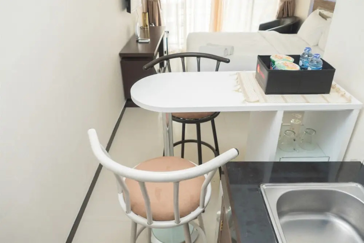 Studio Gateway Pasteur Apartment near Pasteur Exit Toll By Travelio