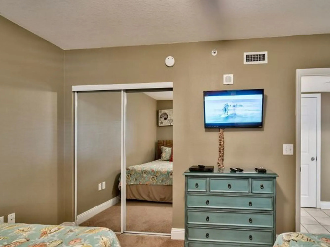 Emerald Beach 331 by RedAwning