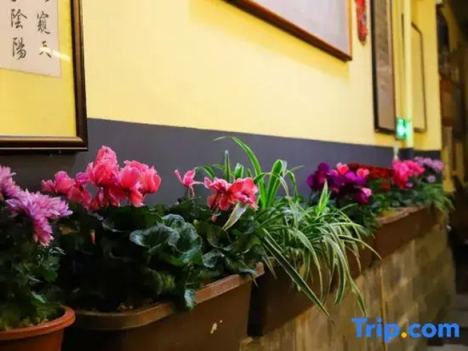 Yulin City Inn