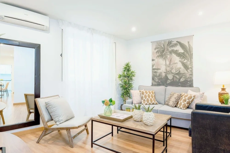 2 Bedrooms Apartment
