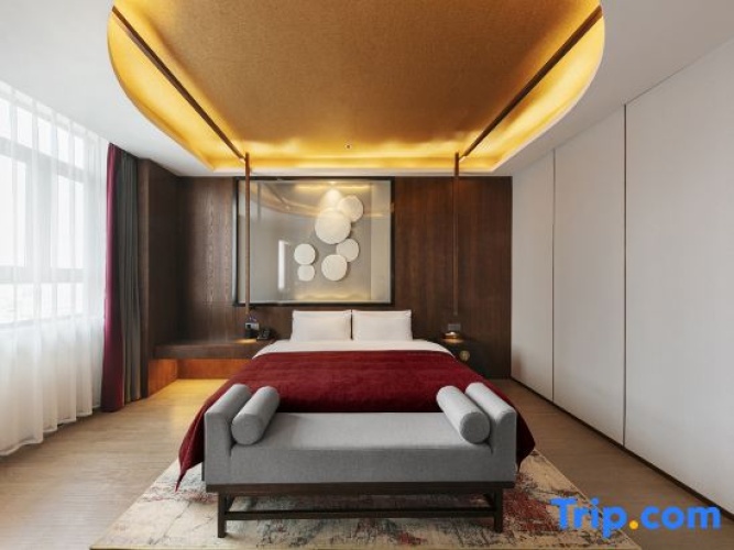 Deluxe Family Suite