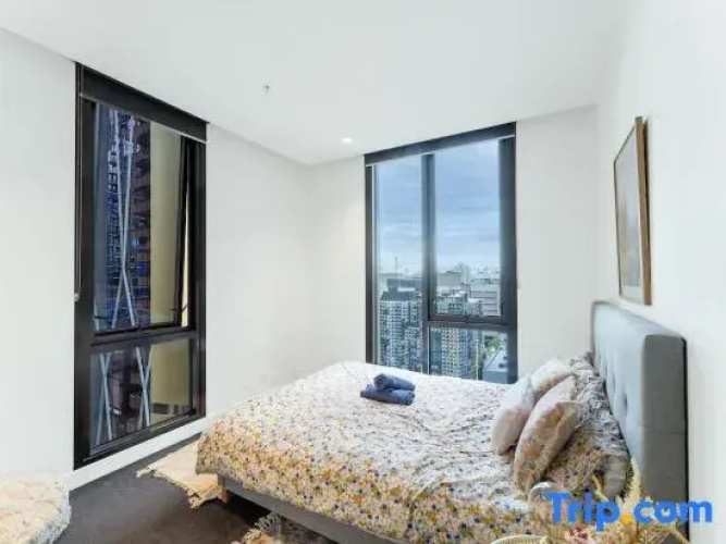 Prime CBD Living  Modern 1BR Steps from Everything