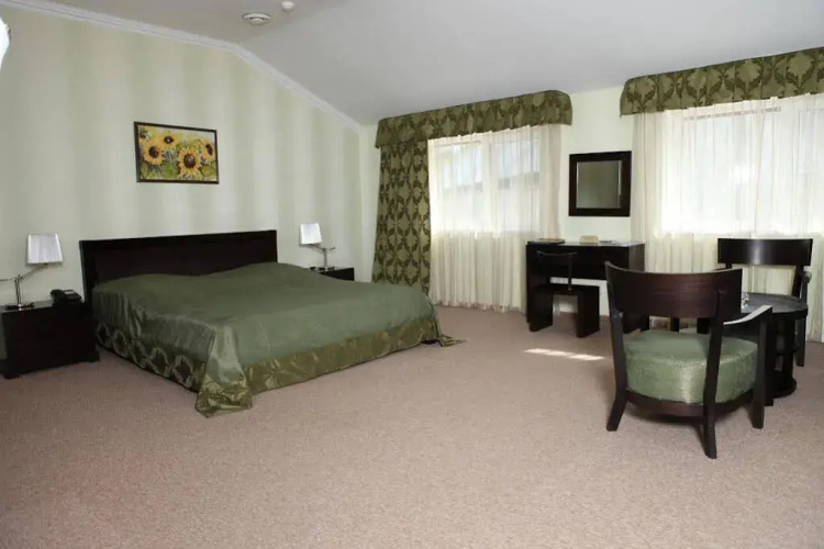 Lavina Hotel