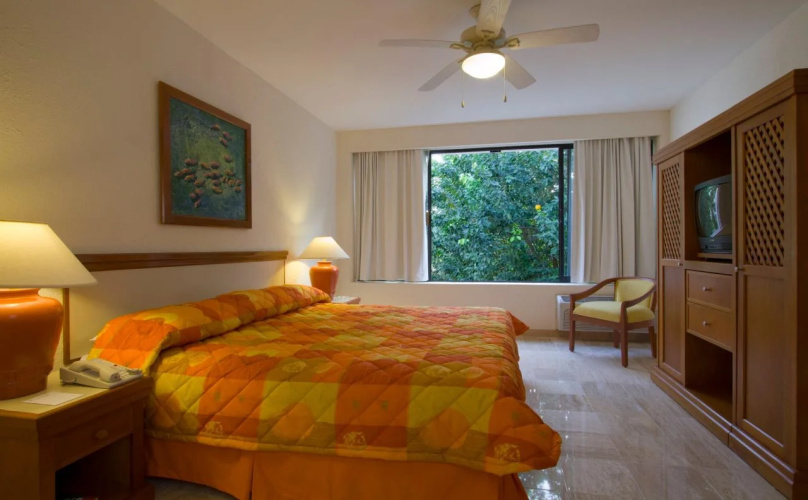 Ocean Breeze Acapulco