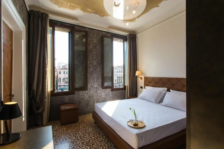 Deluxe Double room with canal view