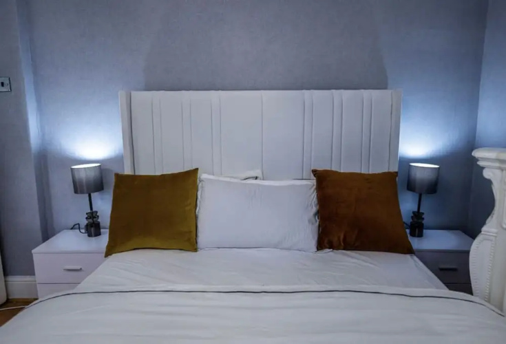 3 Bed House - Sleeps 6 With Free Parking