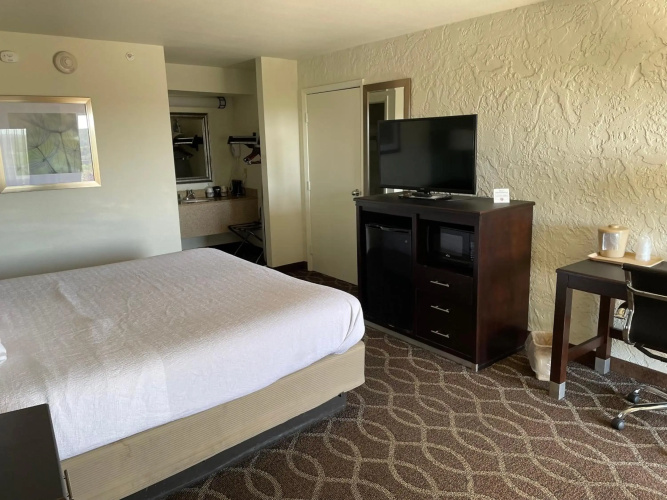 Quality Inn Clinton North