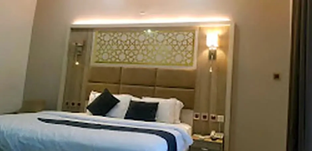 Springhill Hotel & Suites