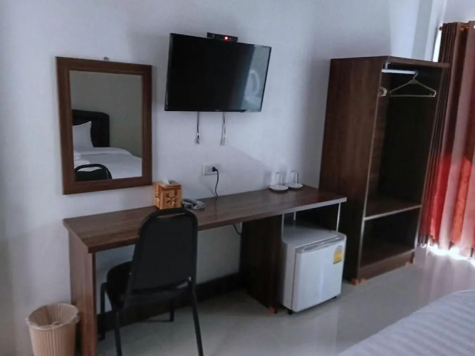 V2 hotel