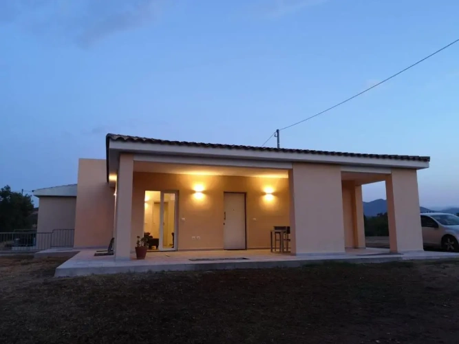 2 Bedrooms Cottage