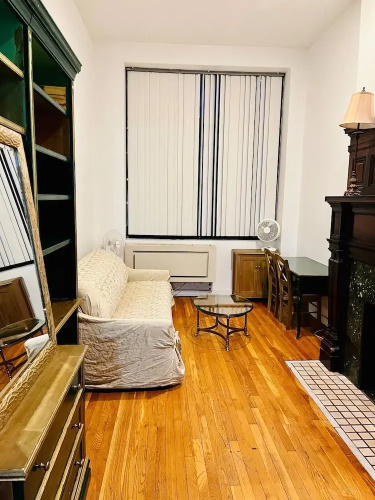 Charming Studio Half Block To Central Park Uws