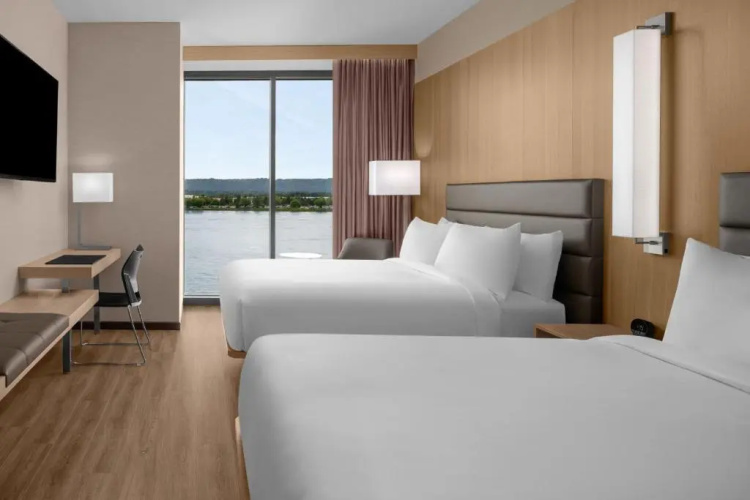 AC Hotel Vancouver Waterfront