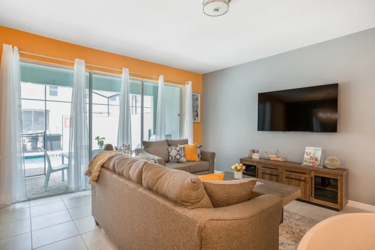 1804 Tropical Palms Circle