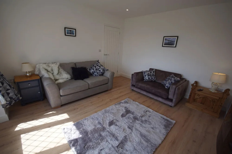 Vale View - Sleeps 6 - Pets Ok - Garden - Parking