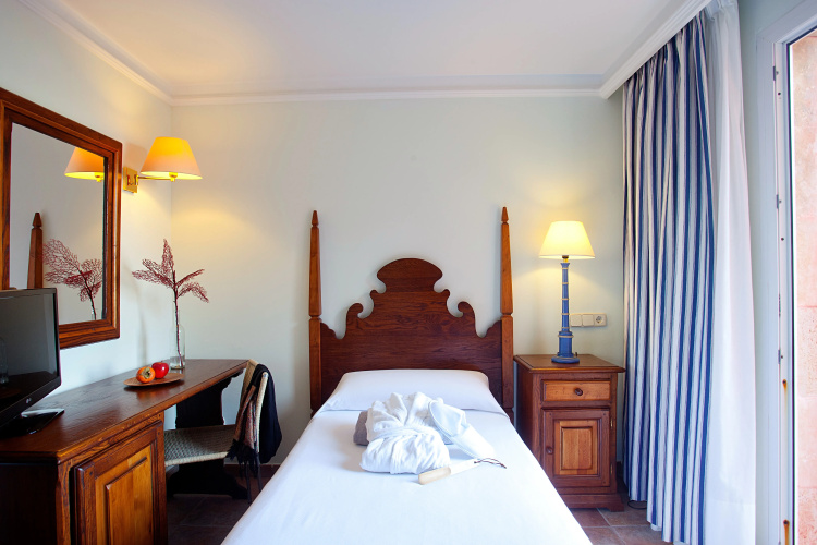Hotel Cala Sant Vicenç - Adults Only + 16