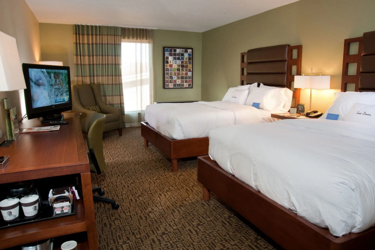 DoubleTree by Hilton Collinsville - St. Louis