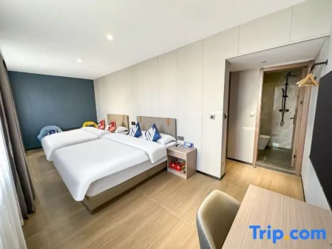 Standard Twin Family room