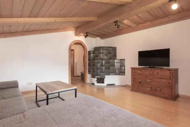 Flo's Apartment