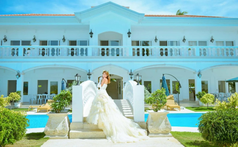 Casa Blanca by The Sea