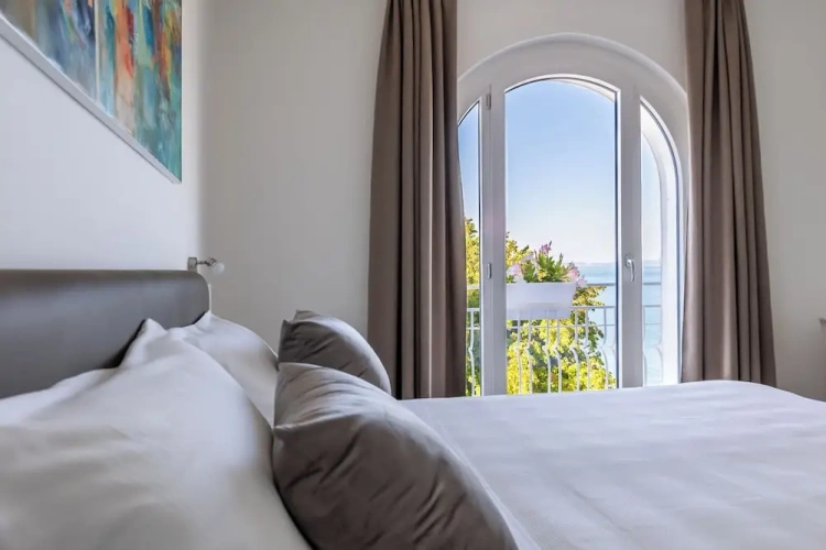 Junior Suite with lake view