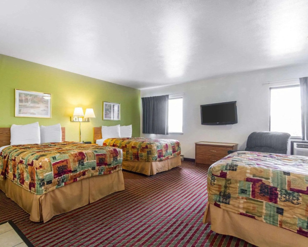 Econo Lodge Madison East