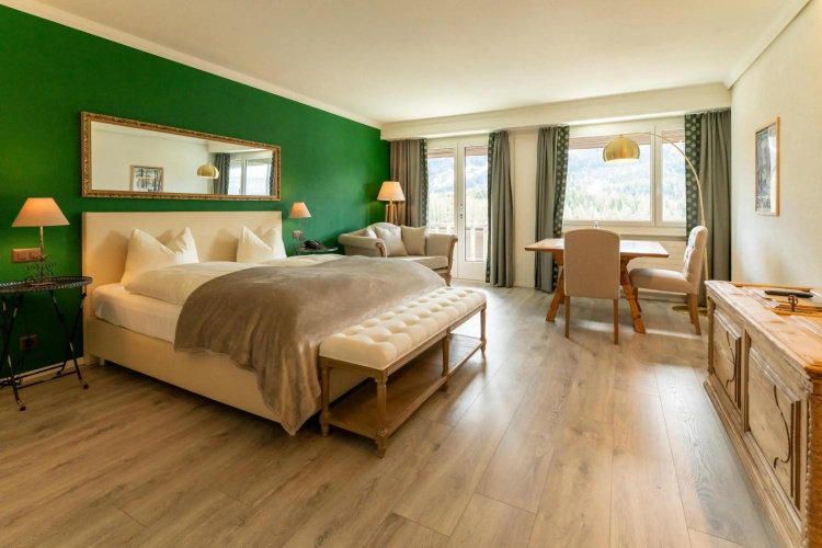 Hotel Europa Suites