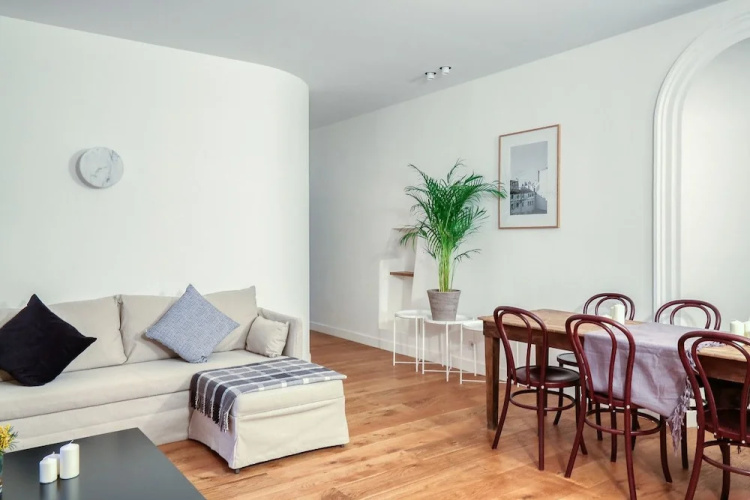 Spacious Apartment Near Madeleine