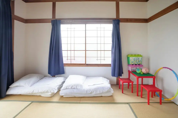 Gray house toya