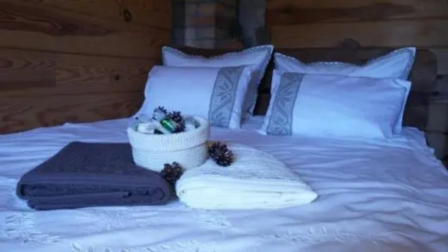 4 Bedrooms Cottage