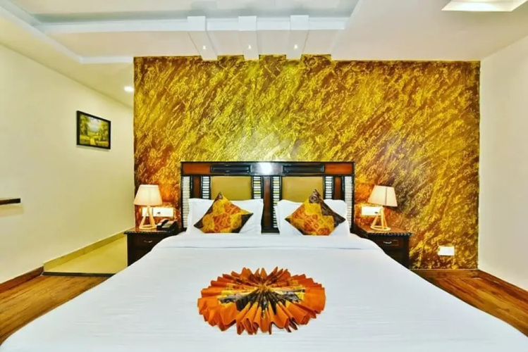 Goroomgo Satyam Int. By Dalhousie